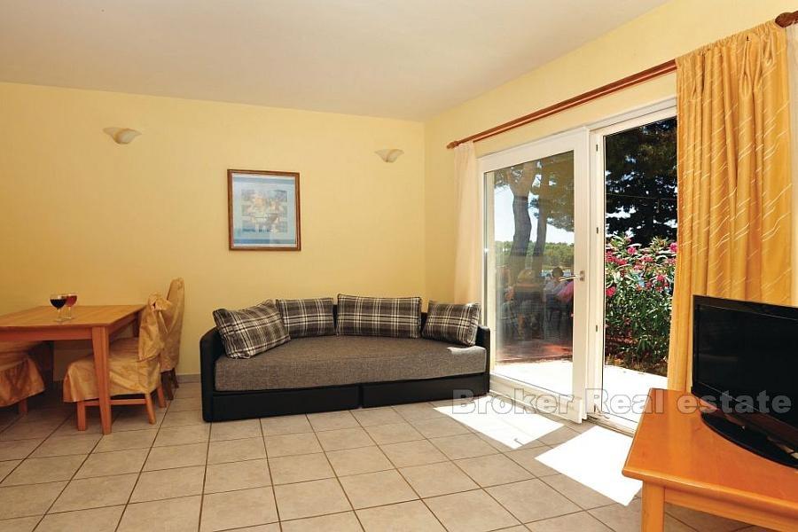 Jednosoban apartman uz more, na prodaju