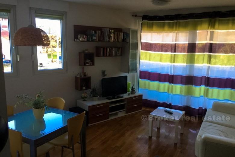 Appartement d'une chambre dans un immeuble neuf, à vendre