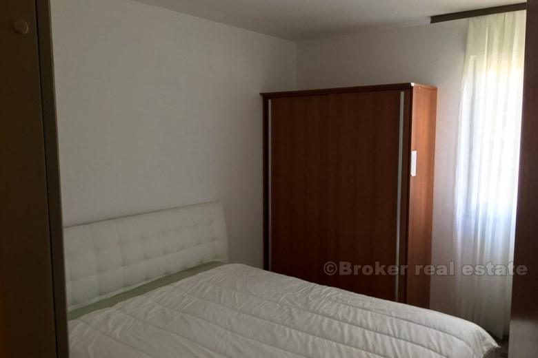 Komfortowy apartament z trzema sypialniami, na sprzedaż