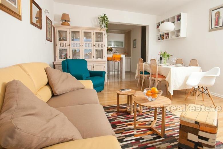 Dreizimmerwohnung, Bezirk Bacvice, zum Verkauf