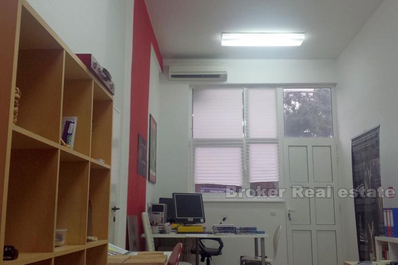 Commercial space on the ground floor, for sale