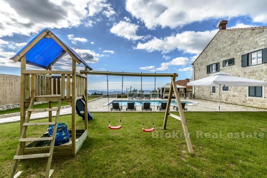 Villa de luxe en pierre, à louer