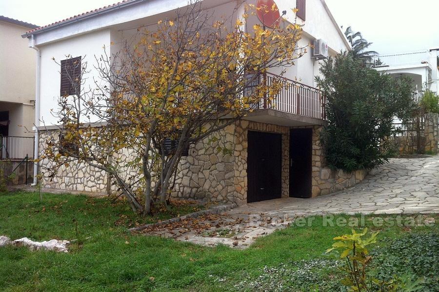 Casa in un piccolo villaggio, in vendita