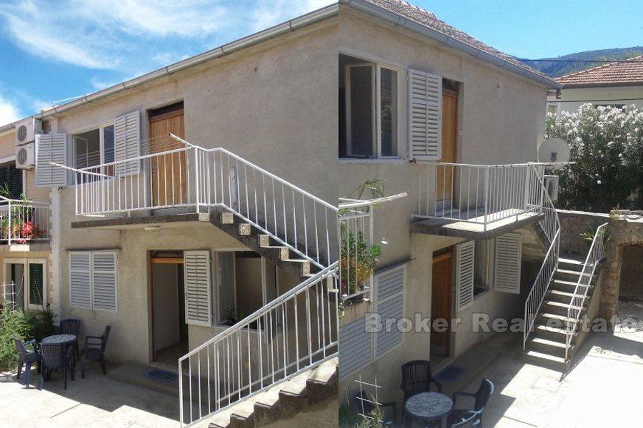 Maison dans le village, à vendre