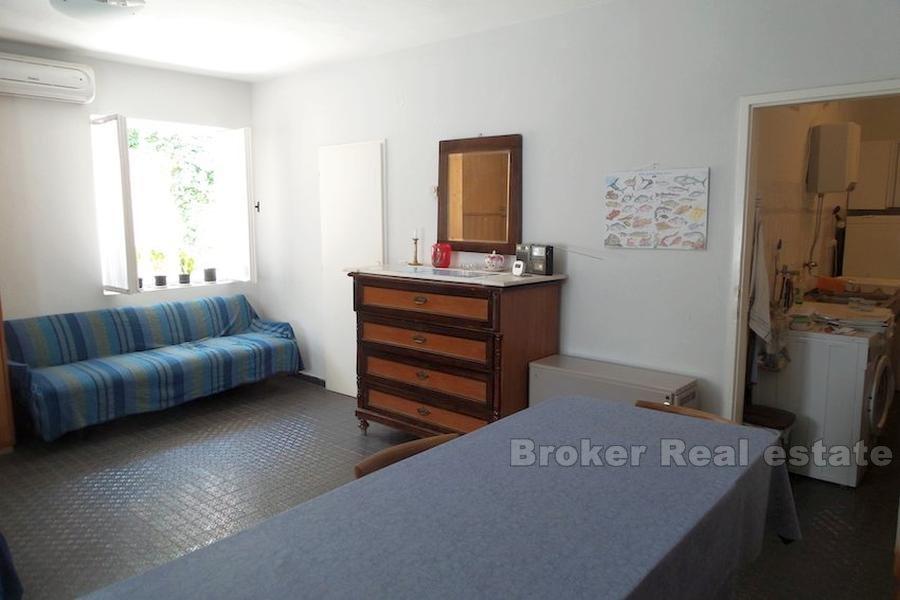 Hus i landsbyen, til salgs