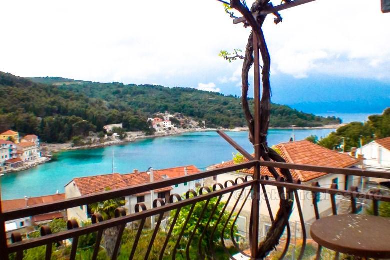 Renovated detached house, 50 meters from the sea