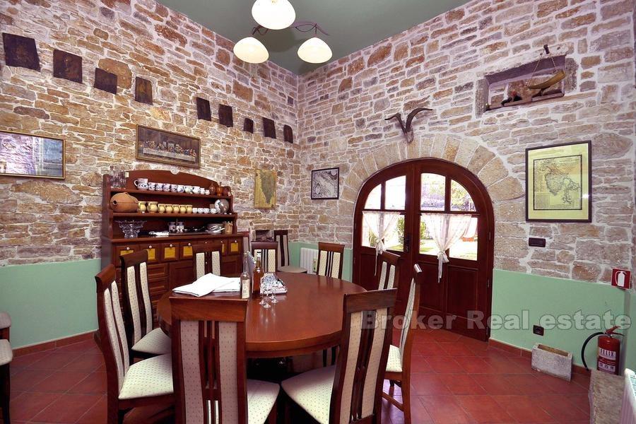Gammel stein villa fra 1709., til salgs