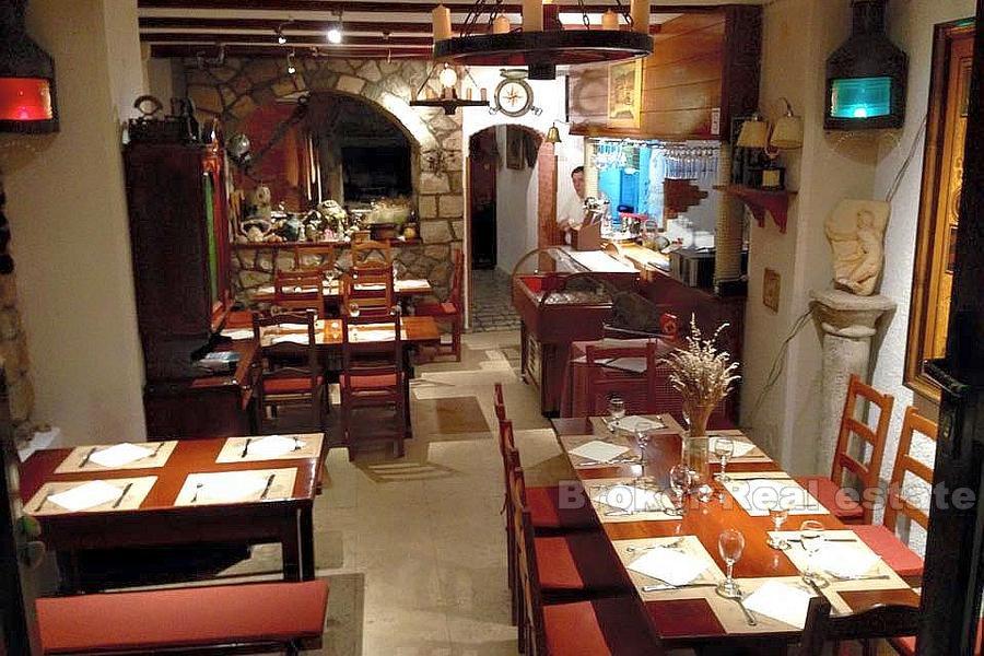 Hus i sentrum med restaurant, til salgs