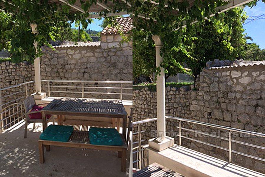 Casa ristrutturata, in vendita