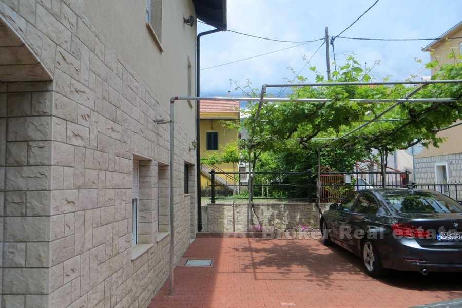 Résidentiel - maison d'affaires, à vendre