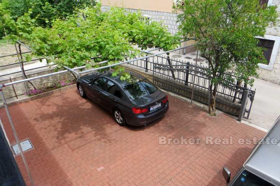 Résidentiel - maison d'affaires, à vendre