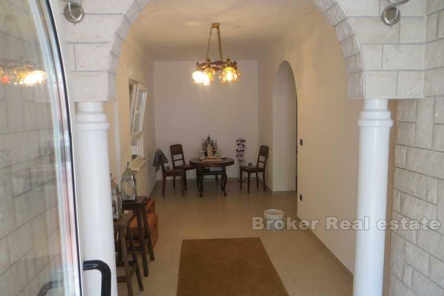 Résidentiel - maison d'affaires, à vendre