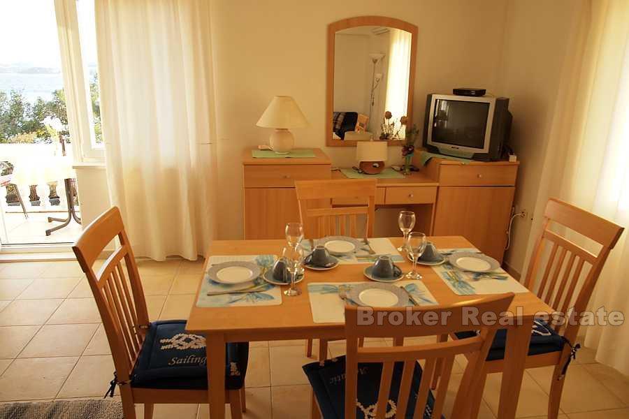 Appartement de deux chambres, à vendre