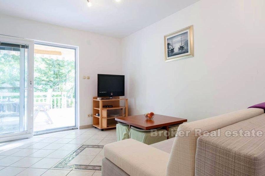 Apartmanska kuća, na prodaju