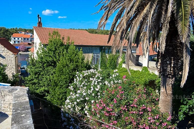 Romantiskt dalmatiskt hus för renovering