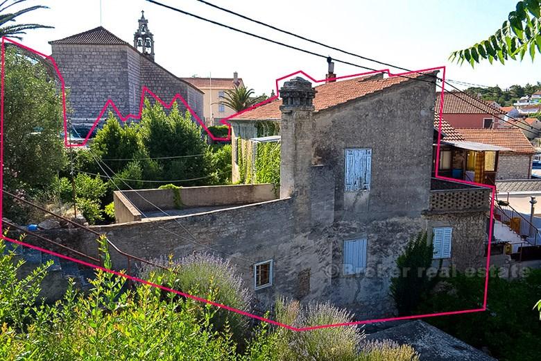 Romantiskt dalmatiskt hus för renovering