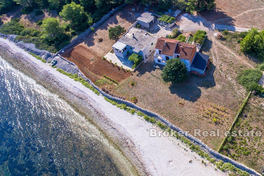 Strandhus med nydelig utsikt