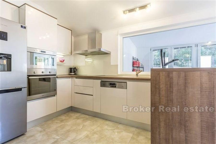 Marjan, Fullt møblert leilighet med 2 soverom, til leie