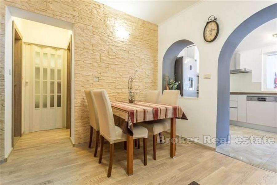 Marjan, Komplett eingerichtete Wohnung mit zwei Schlafzimmern, zu vermieten