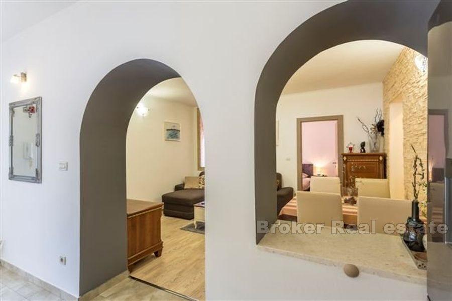 Marjan, Komplett eingerichtete Wohnung mit zwei Schlafzimmern, zu vermieten