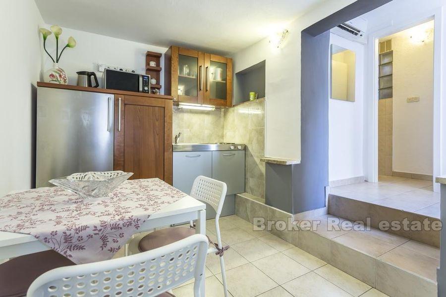 Marjan, W pełni umeblowany apartament z jedną sypialnią, do wynajęcia