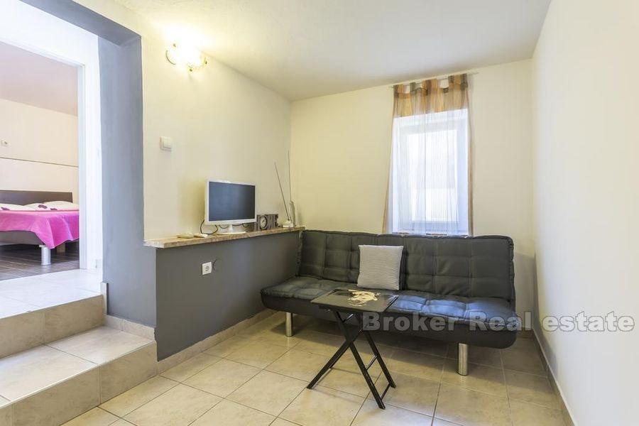 Marjan, W pełni umeblowany apartament z jedną sypialnią, do wynajęcia