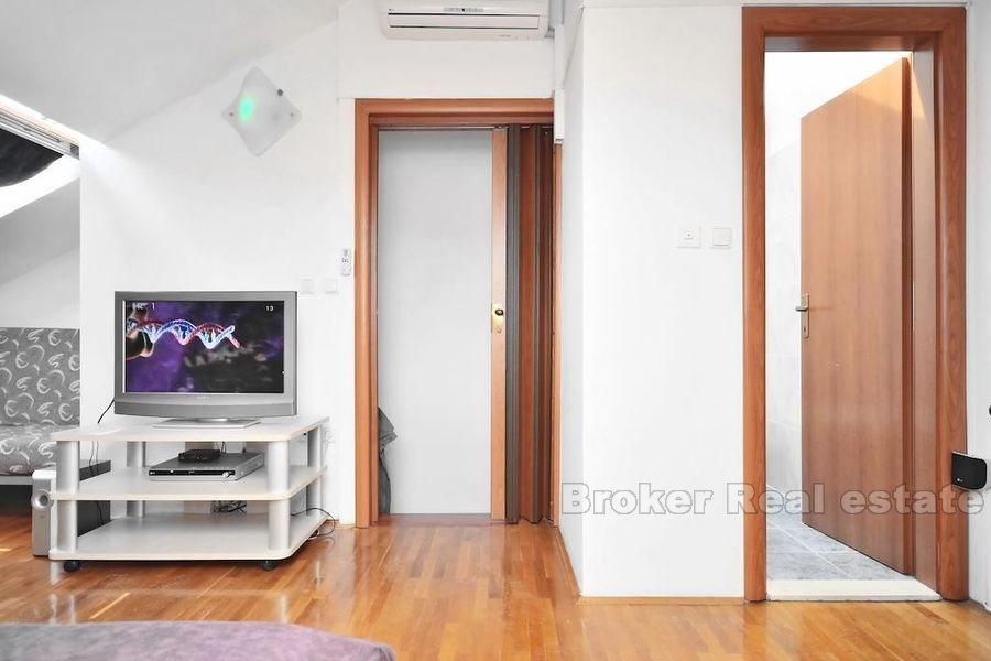 Znjan, fullt møblert duplex leilighet, til leie