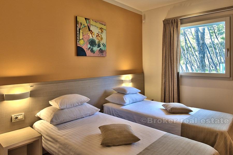 Moderne villa, ved sjøen