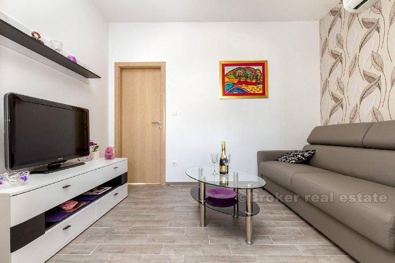 Nowoczesny apartament z jedną sypialnią na parterze, do wynajęcia