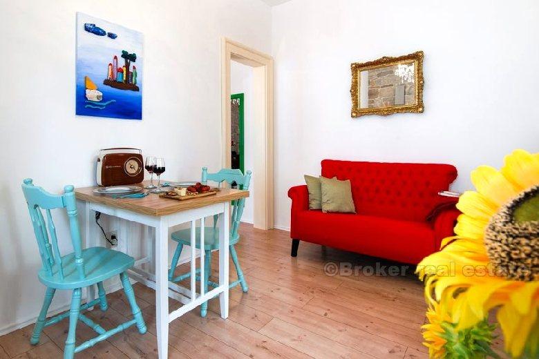 Wohnung im Zentrum, in einem schönen Steinhaus, zum Verkauf
