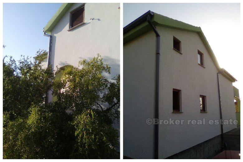 Dom z widokiem na morze, w otoczeniu śródziemnomorskiego ogrodu, na sprzedaż