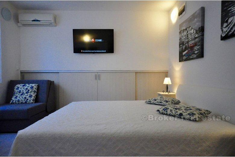 One bedroom apartment on the ground floor of a residential building(Firule), for rent