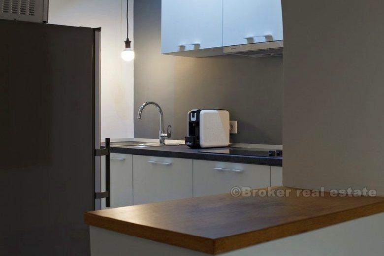 Nowo wyremontowany apartament z dwoma sypialniami, do wynajęcia