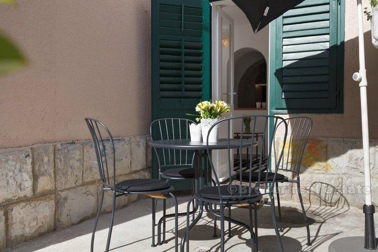 Nylig møblert leilighet med 2 soverom, til leie