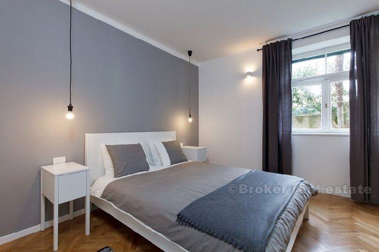 Nowo wyremontowany apartament z dwoma sypialniami, do wynajęcia