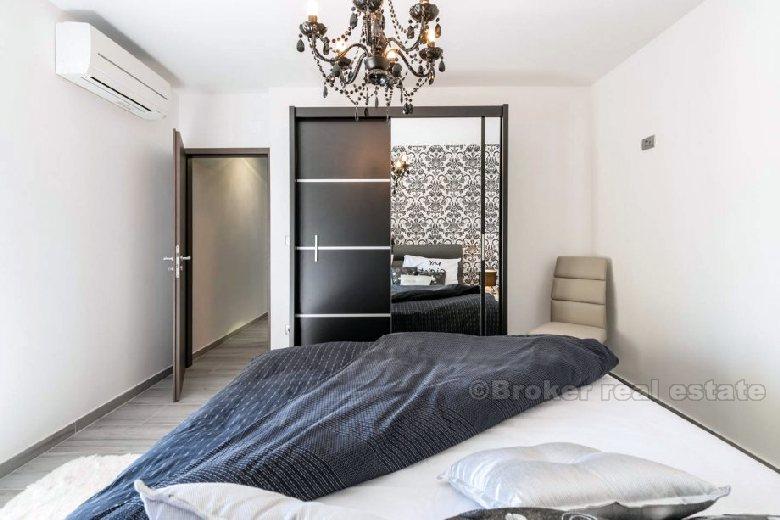 Apartament z dwoma sypialniami z widokiem na morze, Metrojak, na sprzedaż