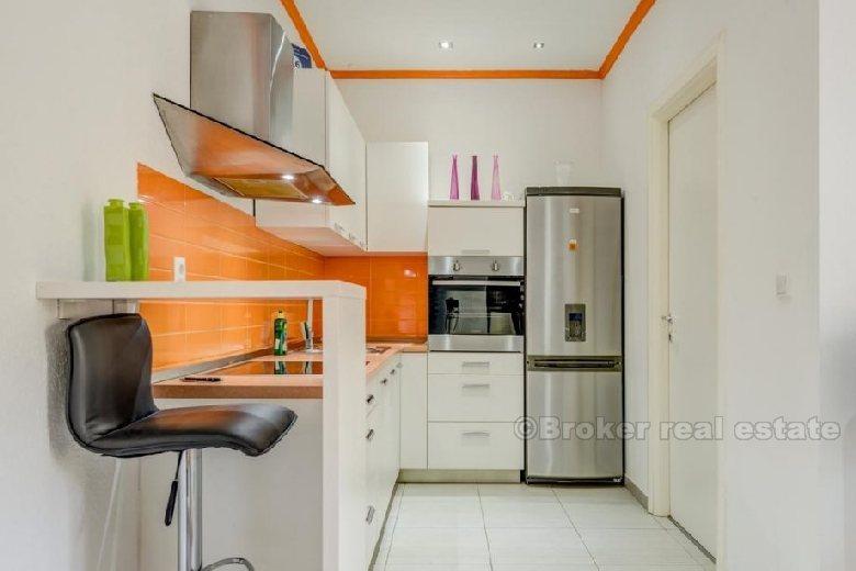 Apartament z 2 sypialniami w centrum miasta, do wynajęcia