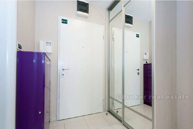 Moderne Wohnung mit einem Schlafzimmer, Bezirk Senta, Miete für einen kurzen Zeitraum