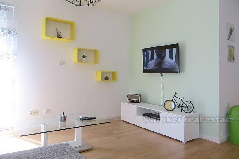 Tre roms leilighet, område av Znjan, for korttidsleie