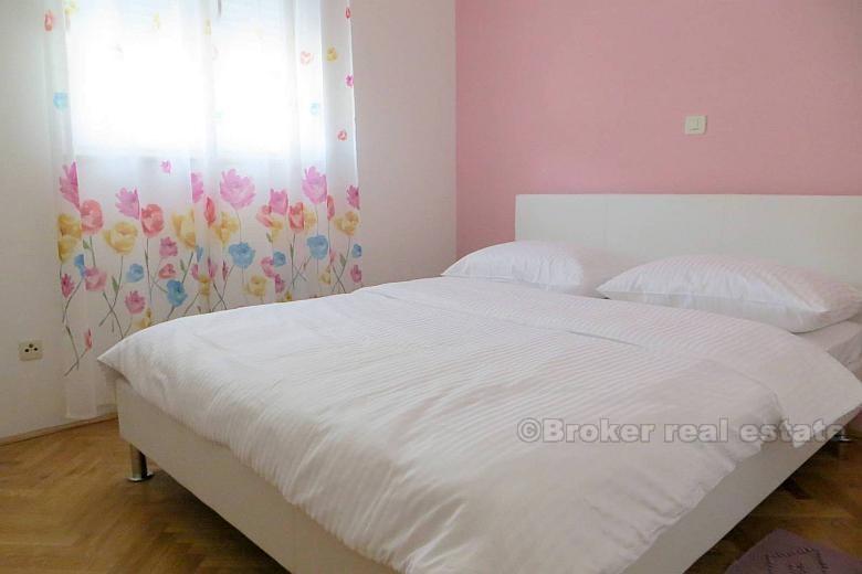 Tre roms leilighet, område av Znjan, for korttidsleie