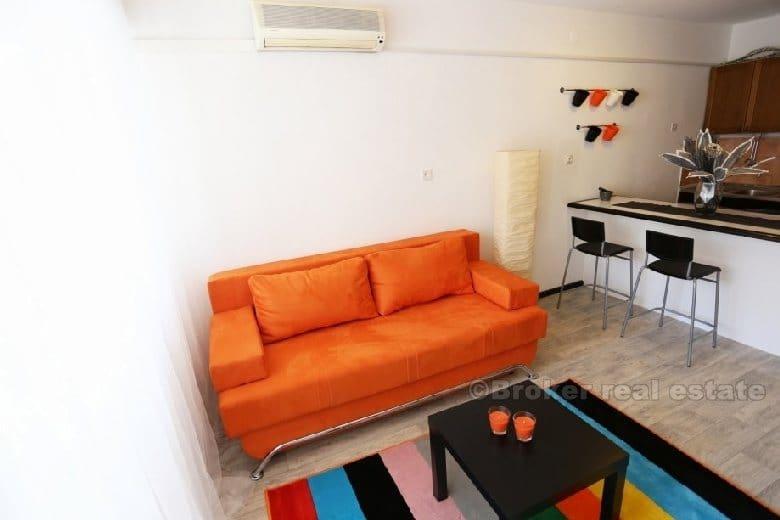 Appartement moderne à deux chambres, Firule, location à court terme