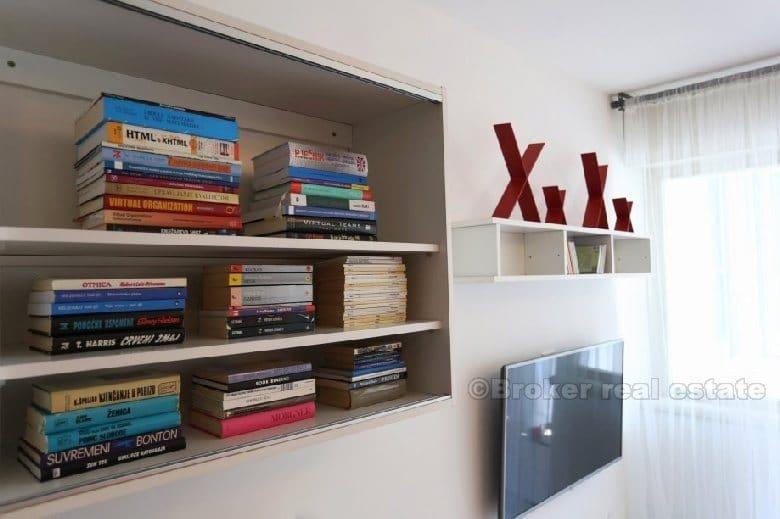 Appartement moderne à deux chambres, Firule, location à court terme