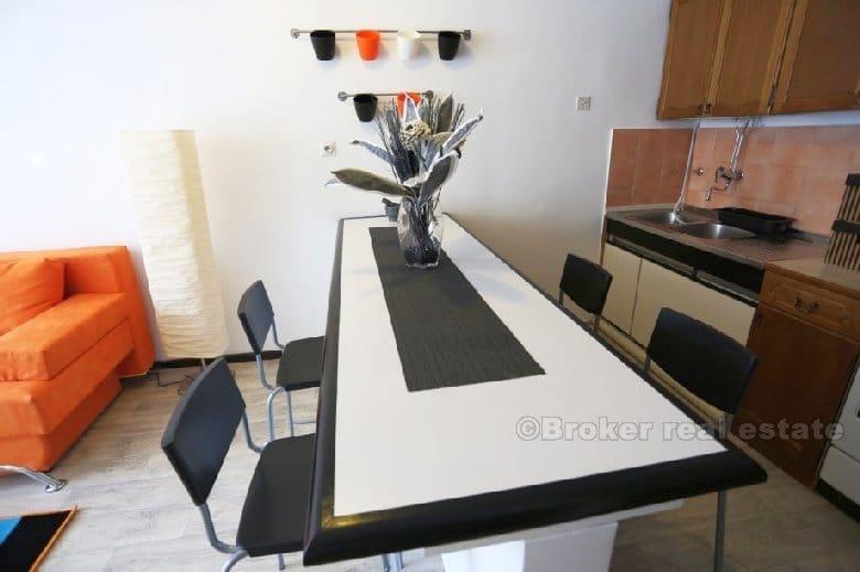 Appartement moderne à deux chambres, Firule, location à court terme