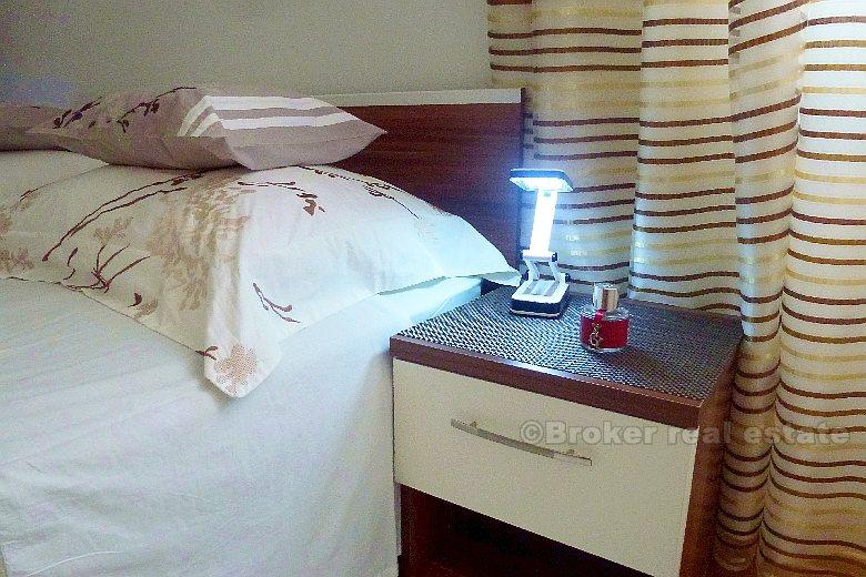 To roms leilighet, distrikt Znjan, langsiktig leie