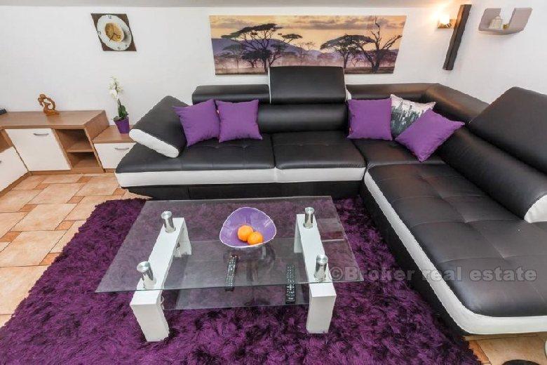 Moderan dvosoban stan, Lučac, za najam