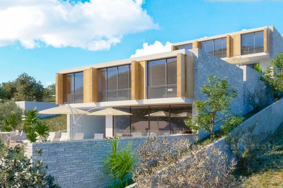 Building land by the sea, for sale.