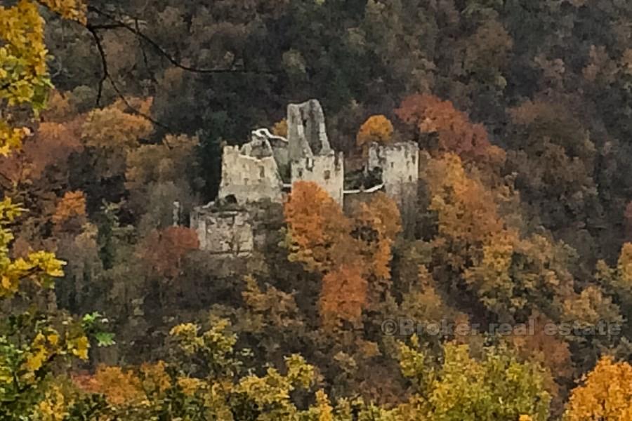 Land mit Blick auf die Stadt Samobor, zu verkaufen