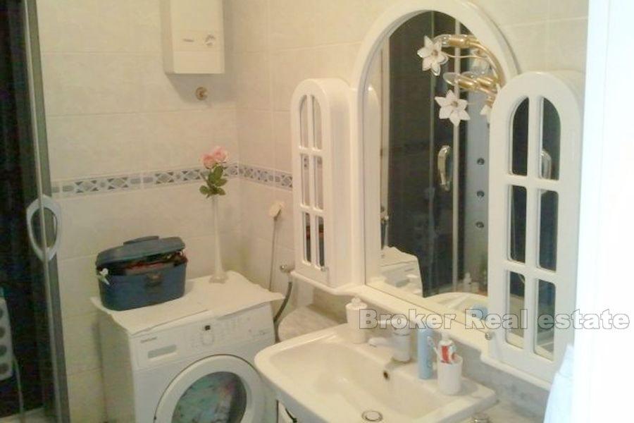 Pazdigrad, One bedroom apartment in an urban villa