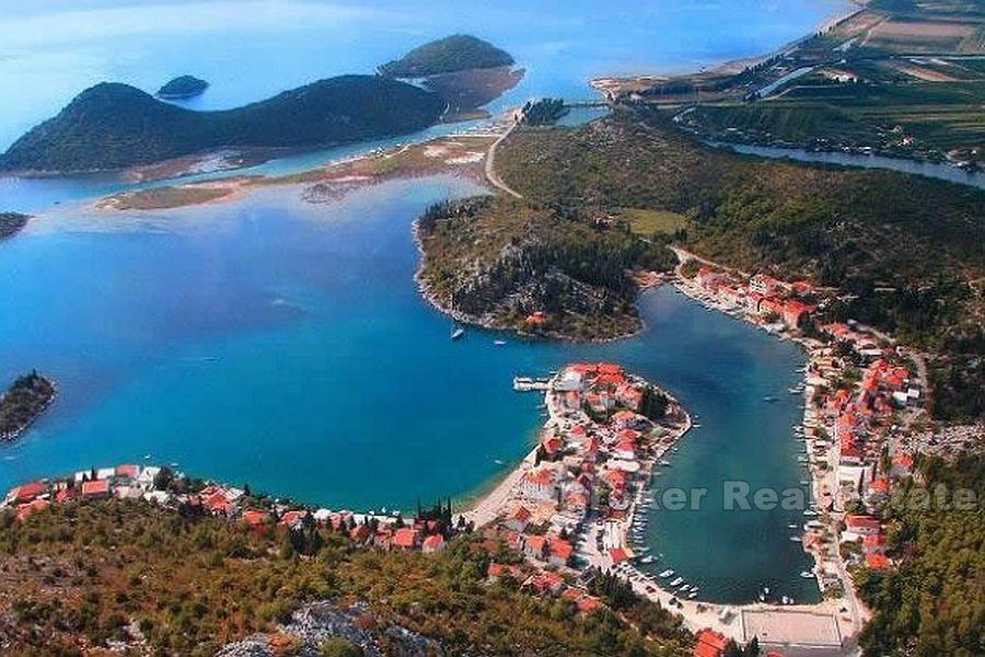 Stary dom z dużą gruntem, na sprzedaż