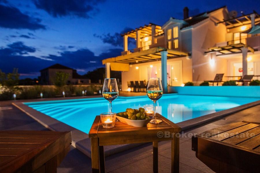 Newly built villa with swimming pool, for sale